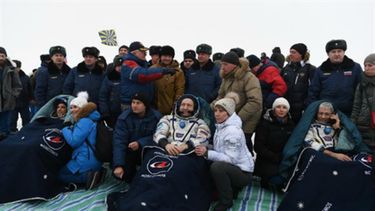 Tres miembros de la tripulación de la Expedición 54 a bordo de la Estación Espacial Internacional regresaron a la Tierra este 28 de febrero después de tres meses de investigación y mantenimiento.