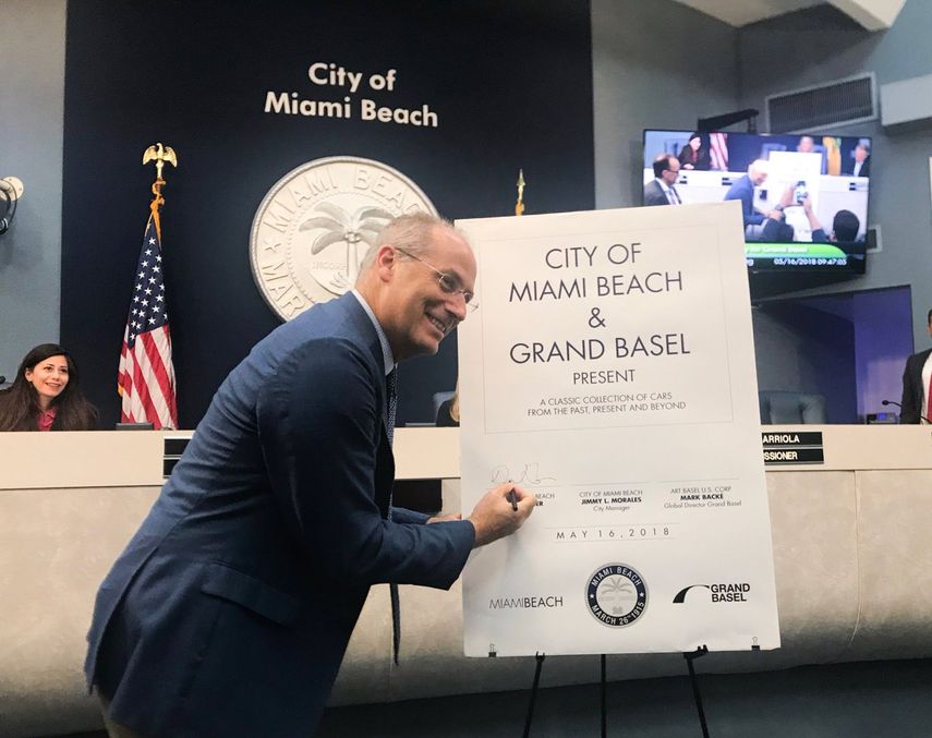 El alcalde de Miami Beach, Dan Gelber, en el anuncio del evento Grand Basel.&nbsp;