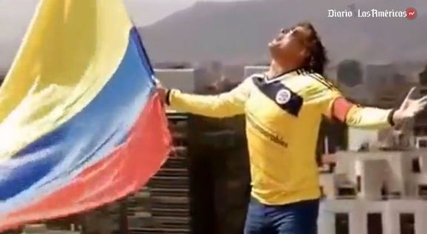 Vives, dedicó la canción a la selección de Colombia y agitando la tricolor y una toma panorámica de fondo elevó su canto para celebrar el resultado a favor de un gol a cero sobre Brasil. 