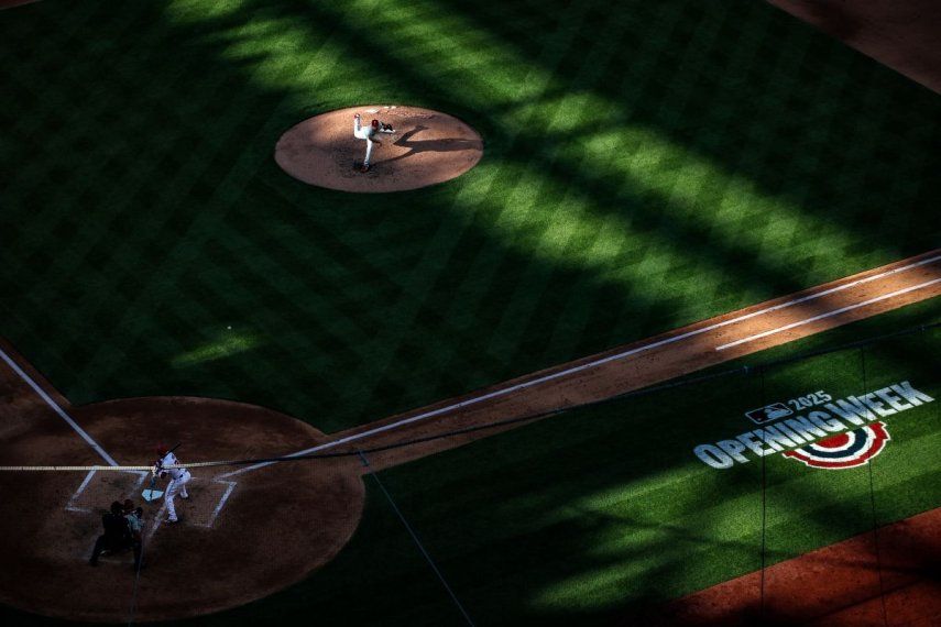 Los Filis de Filadelfia y los Nacionales de Washington se ven las caras en un desafío en la capital de los Estados Unidos, el 27 de marzo de 2025.