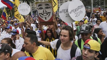 El gobierno está verdaderamente aterrorizado, se sabe absolutamente indefenso frente a la voluntad mayoritaria de la población