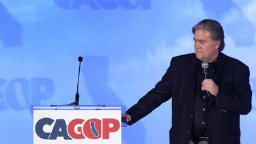 Bannon criticó a Bush después de que el expresidente alertara esta semana en un evento en Nueva York, sin mencionar explícitamente a Trump, del aumento de la división y la intolerancia en Estados Unidos.