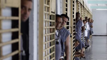 Denuncian muertes y escasez de medicamentos en prisión de Guantánamo