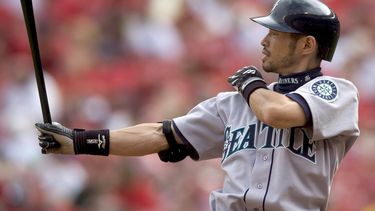 Suzuki batea de por vida para .311 con 3.089 hits, sin incluir los 1.278 hits que amasó en nueve temporadas en Japón.