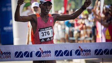 Jaén cruzó la meta por delante de sus compatriotas Yumier Fouman (2h29:50) y Alien Reyes (2h34:18).