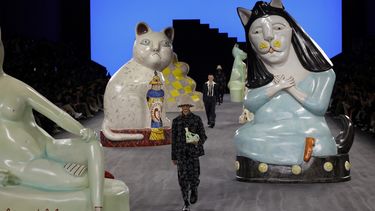 Los modelos presentan creaciones de la colección de ropa masculina prêt-à-porter Dior Primavera/Verano 2025 como parte de la Semana de la Moda de París en París, el 21 de junio de 2024. &nbsp;