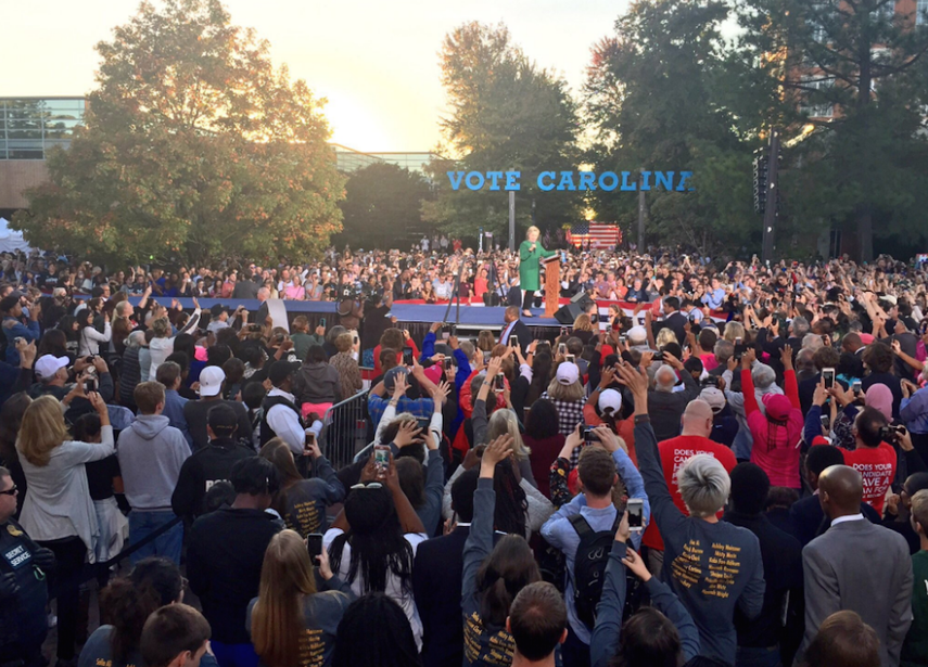 HILLARY EN CHARLOTTE .png