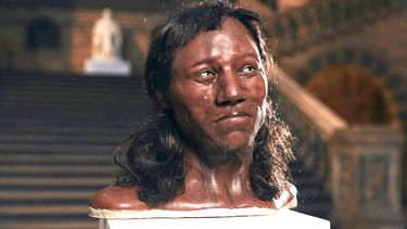 Foto facilitada por el Museo de Historia Natural de Londres para Channel 4/Plimsoll Productions que muestra el rostro del llamado Hombre&nbsp;de&nbsp;Cheddar.&nbsp;