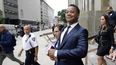 En esta foto de archivo del 13 de junio de 2019, el actor Cuba Gooding  Jr. sale de un tribunal penal en Nueva York. El juicio de Gooding por  supuesto manoseo se pospuso hasta el 10 de octubre.&nbsp;