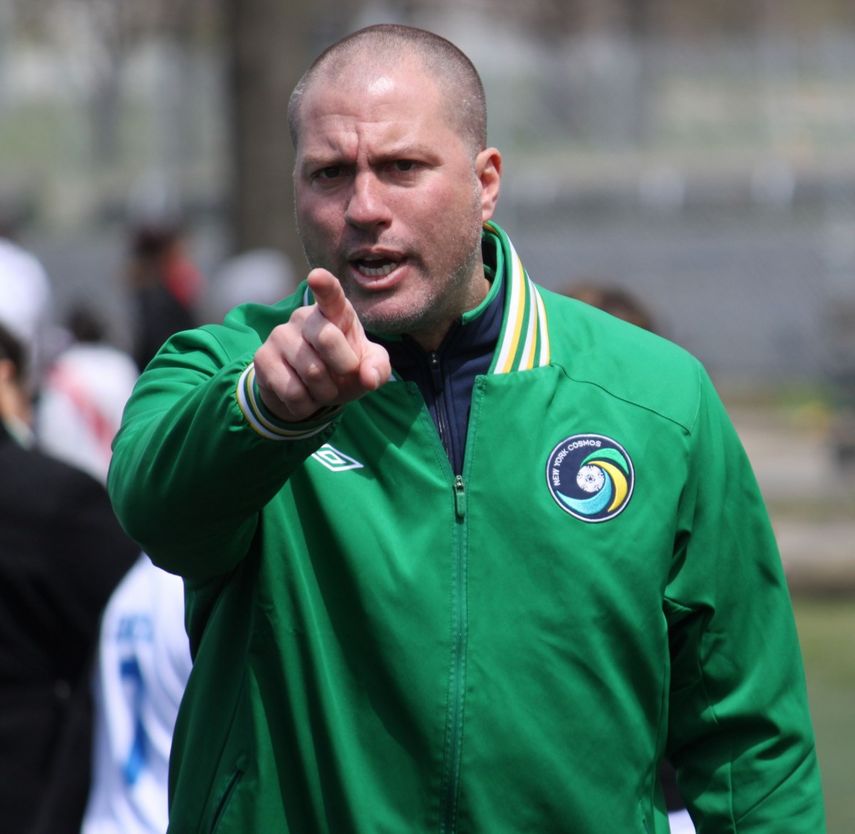 Gianni consiguió los mayores triunfos de su carrera en Nueva York, líder golaeador de MetroStars y ahora campeón con el Cosmos. (ARCHIVO)
