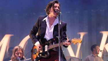 La contrastada banda británica Arctic Monkeys, autores de temas como Do I Wanna Know? y Mardy Bum, ofrecerá al público su nuevo repertorio, ya que este año publicaron el disco Tranquility Hotel Base & Casino.
