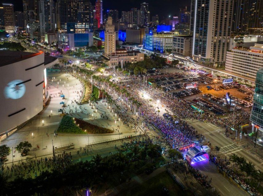 Una vez más, el Maratón y Medio Maratón Life Time de Miami probó tener un gran poder de convocatoria. Una vez más, el Maratón y Medio Maratón Life Time de Miami probó tener un gran poder de convocatoria.