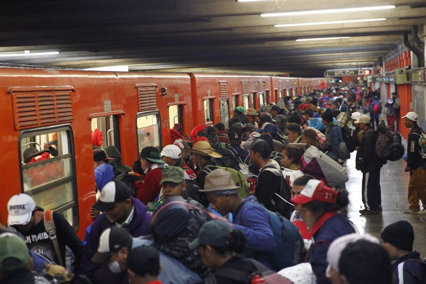 Caravana migrante abandona Ciudad de M xico y parte rumbo al norte