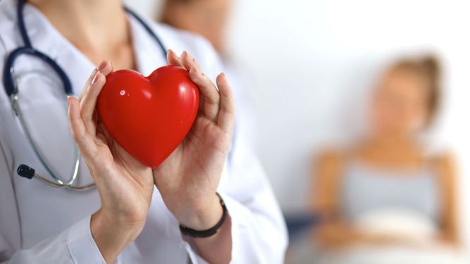 Adultos más avanzados los factores de riesgo son la obesidad, la diabetes, cáncer, fracturas, cirugías de abdomen, todo eso puede desencadenar trombosis.&nbsp;