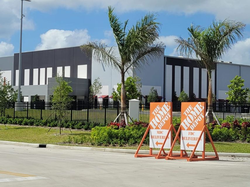 La compañía Home Depot activó un gigantesco centro de almacenamiento y distribución de un millón de pies cuadrados para el sur de Florida en Countyline Corporated Park, Hialeah.