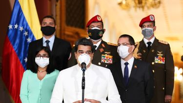 Nicolás Maduro y funcionarios de su régimen ofrecen declaraciones usando mascarilla por el coronavirus COVID-19.