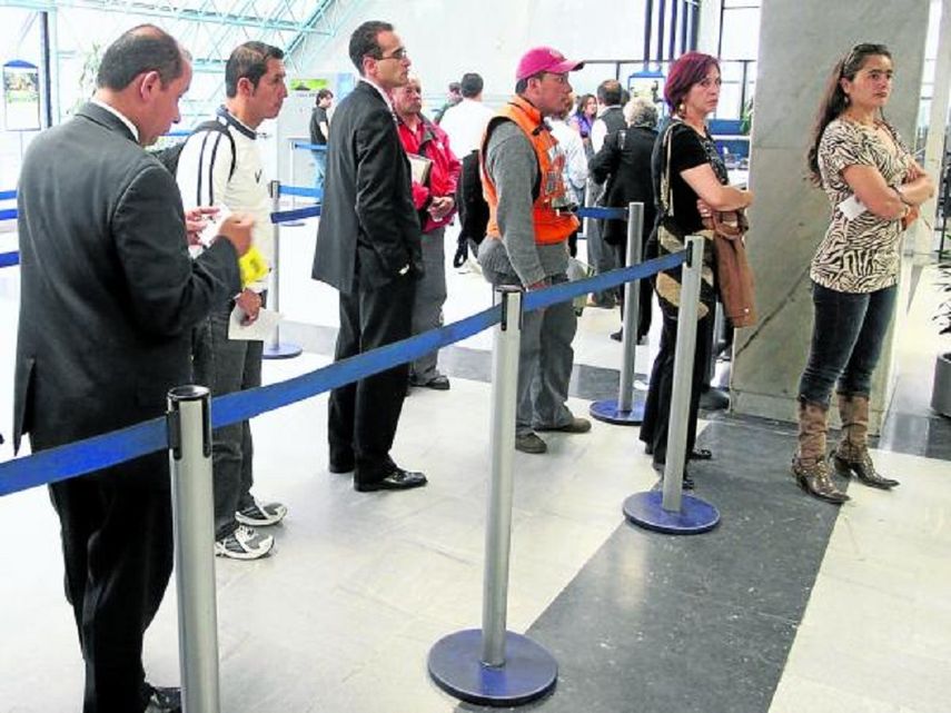 Tres de cada diez&nbsp;latinos&nbsp;dijo tener ahorrados menos de 500 dólares para posibles emergencias.