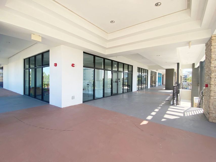 El centro comercial Shoppes at Hidden Lake&nbsp; en Kendall.