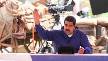 Ante el descargo de la estudiante, Maduro le instó a salir a  la calle para hacer sentir su palabra y conquistar sus derechos.
