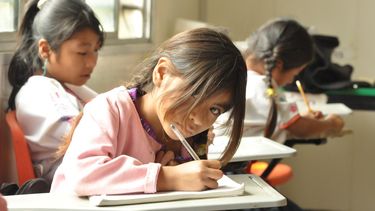 La escuela del siglo XXI será un espacio en que las nuevas generaciones aprenderán a aprehender aseguró el presidente de México, Enrique Peña Nieto.