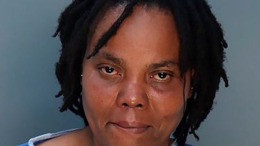 Esta fotografía facilitada por la cárcel del condado Miami Dade muestra a Odette Lysse Joassaint, de 41 años, a quien la policía arrestó por las muertes de sus dos hijos de 3 y 5 años.&nbsp;