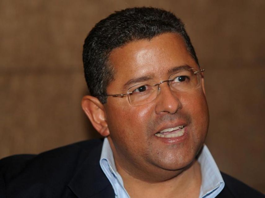 Flores, quien afronta un proceso judicial por enriquecimiento ilícito, peculado y desobediencia, fue intervenido en dos ocasiones desde su ingreso al centro hospitalario  (ARCHIVO)