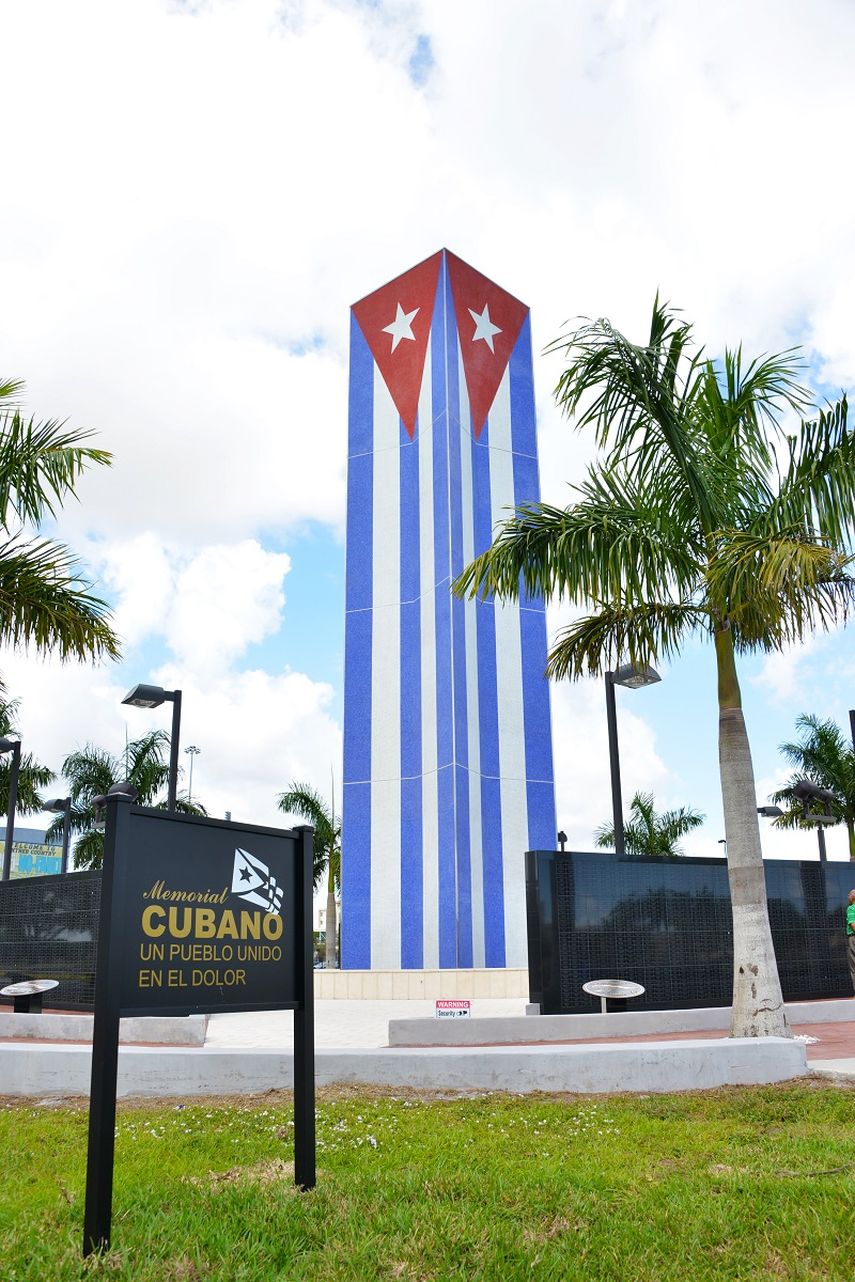 El coordinador del proyecto sostiene que no sólo los fusilados o encarcelados serán recordados “también los que han tenido que escapar. En el estrecho de la Florida han muerto miles de personas intentando llegar a Estados Unidos, de cinco personas que