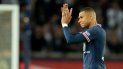 Kylian Mbappé, tal vez el único jugador que estuvo a las alturas de las expectativas en el París Saint-Germain (PSG) en la temporada 2021/22, aplaude durante un partido de la liga francesa contra Marsella en París el 17 de abril del 2022. Kylian Mbappé, tal vez el único jugador que estuvo a las alturas de las expectativas en el París Saint-Germain (PSG) en la temporada 2021/22, aplaude durante un partido de la liga francesa contra Marsella en París el 17 de abril del 2022.