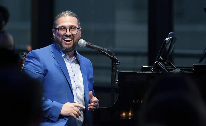 En esta imagen proporcionada por el Lincoln Center, el compositor mexicano Jaime Lozano, quien presentará un adelanto de las canciones del musical basado en la vida de la pintora mexicana Frida Kahlo Frida, The Musical el miércoles 7 de septiembre en el David Rubenstein Atrium en el Lincoln Center de Nueva York.&nbsp;