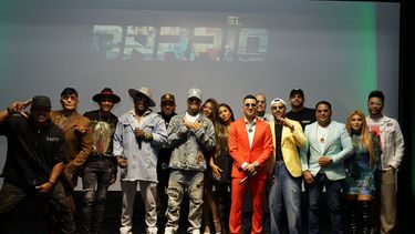 El cantante Lenier Mesa presenta El Barrio.&nbsp;