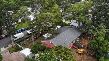 Tareas investigativas en la casa de Rex Heuermann, en Massapequa Park, Nueva York, el 24 de julio de 2023. Heuermann ha sido acusado de asesinar a por lo menos tres mujeres en la zona de Gilgo Beach.