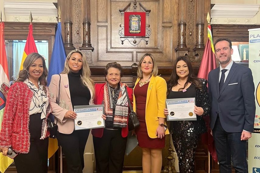 Las destacadas empresarias de Miami, Gisela Rojas y Fabiola Malka, fueron reconocidas durante el evento Mujer Impacto Mundial (MIM), realizado en Madrid.