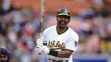 Henderson fue compañero del cubano José Canseco cuando jugaba con los Atléticos. (ARCHIVO)