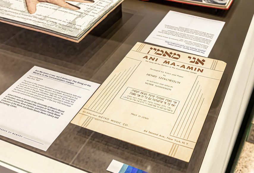 En esta exposición se presenta una partitura titulada 