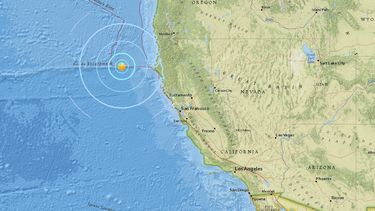 El epicentro del sismo estuvo ubicado a 490 km al oeste-noroeste de Sacramento.