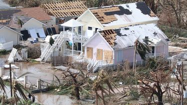 Esta imagen aérea muestra la destrucción causada por el huracán Dorian vista desde el aire en Marsh Harbor, la Isla de Ábaco, Bahamas, el miércoles 4 de septiembre de 2019.