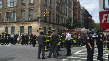El descarrilamiento ocurrió cuando un convoy de metro que recorre la línea A y C descarriló en una estación a la altura de la calle 125, en el barrio de Harlem.