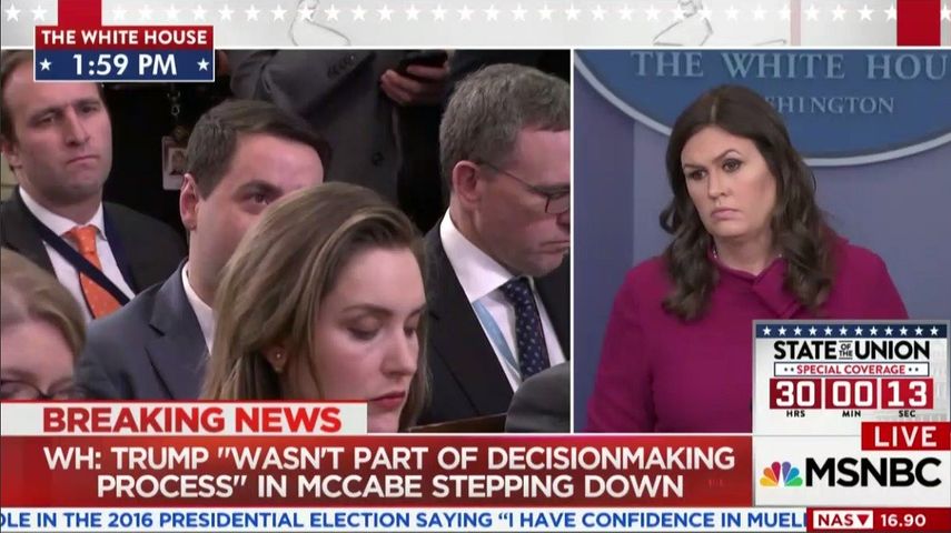 Sarah Huckabee Sanders durante la conferencia de prensa.