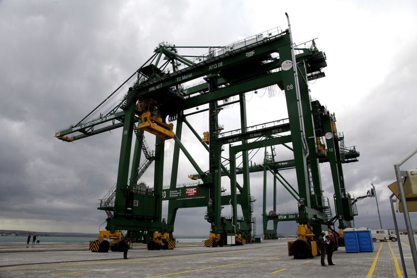 La Terminal de Mariel, ejecutada por la constructora brasileña Odebrecht, cuenta con una financiación de 682 millones de dólares del Banco Nacional de Desarrollo Económico y Social, según ha publicado el sitio oficialista Cubadebate.