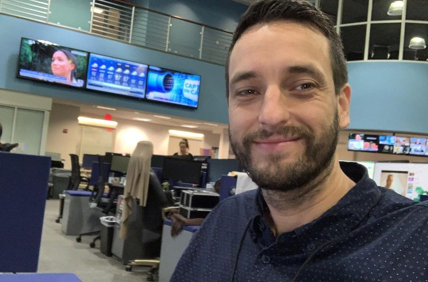 El gran reto también hacer atractiva la información relevante, contextualizada, analizada, en la investigación porque si no el periodismo le está dejando el terreno a todos estos medios que publican información falsa.&nbsp;