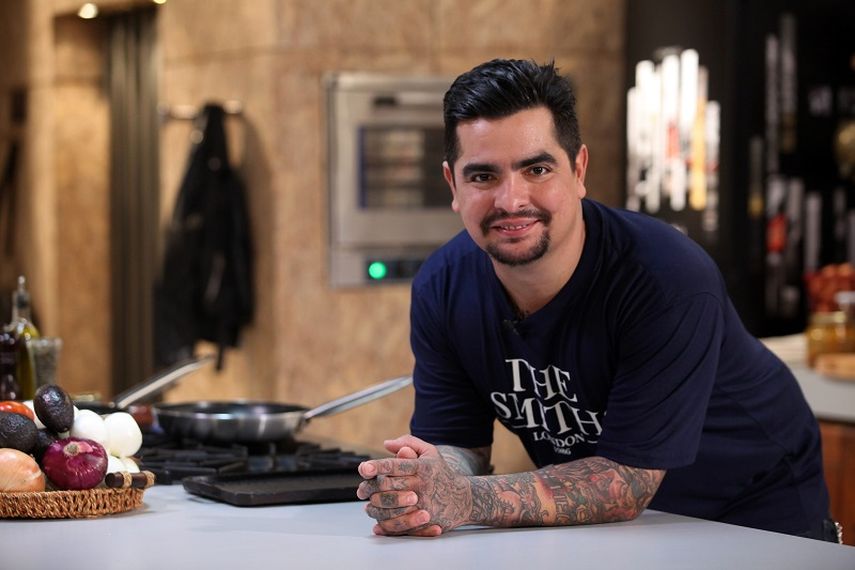 Aaron Sánchez regresa a la televisión con un programa en el que enseñará a preparar platos latinos con la idea de llegar a las nuevas generaciones. (FOX Life)