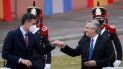 El primer ministro de España, Pedro Sánchez, a la izquierda, golpea con el puño al presidente de Argentina, Alberto Fernández, en medio de la pandemia de COVID-19, al final de su conferencia de prensa durante la visita de un día de Sánchez a Buenos Aires, Argentina El primer ministro de España, Pedro Sánchez, a la izquierda, golpea con el puño al presidente de Argentina, Alberto Fernández, en medio de la pandemia de COVID-19, al final de su conferencia de prensa durante la visita de un día de Sánchez a Buenos Aires, Argentina