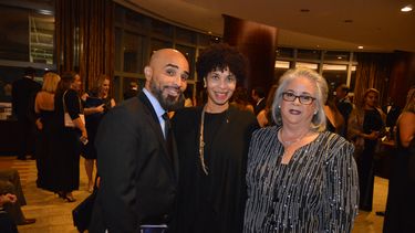 David y Linda Freeman con Silvia Smith- Torres, directora ejecutiva de His House Childrens Home