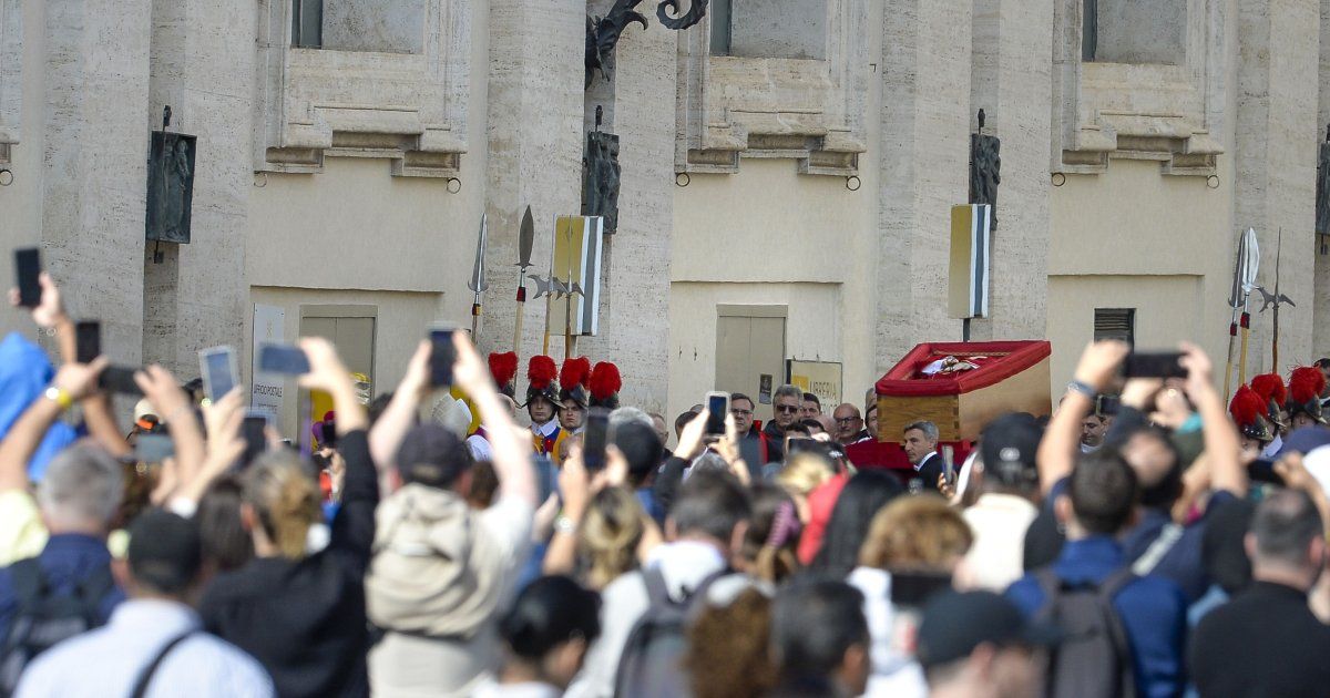 El sucesor de Francisco debe “continuar” su trabajo, dice cardenal Baltazar Porras