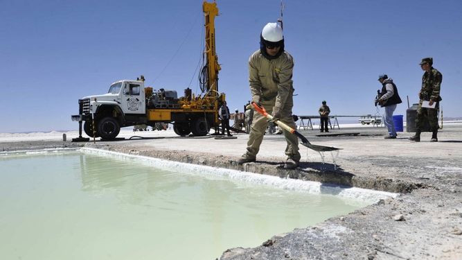 Explotación de litio en el salar de Uyuni, Bolivia