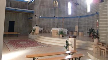 Iglesia donde se reparte Prosecco a los que acuden a la iglesia.&nbsp;