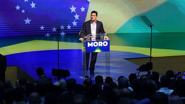 El exjuez y ministro de Justicia de Brasil Sergio Moro habla durante un acto para anunciar su afiliación al partido PODEMOS en Brasilia, el 10 de noviembre de 2021.
