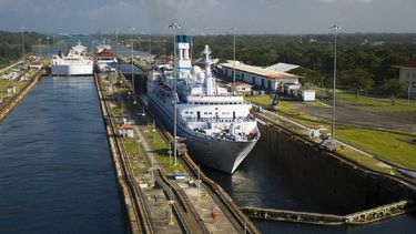 Los mayores ingresos del Canal de Panamá provienen del cobro de peajes a los barcos.