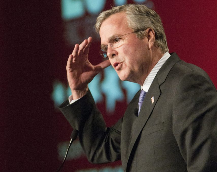 El exgobernador y hermando del expresidente George W. Bush habla durante un encuentro en Miami. (EFE)