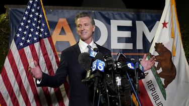 El gobernador demócrata de California, Gavin Newsom, permanecerá en el cargo tras obtener el apoyo de los votantes